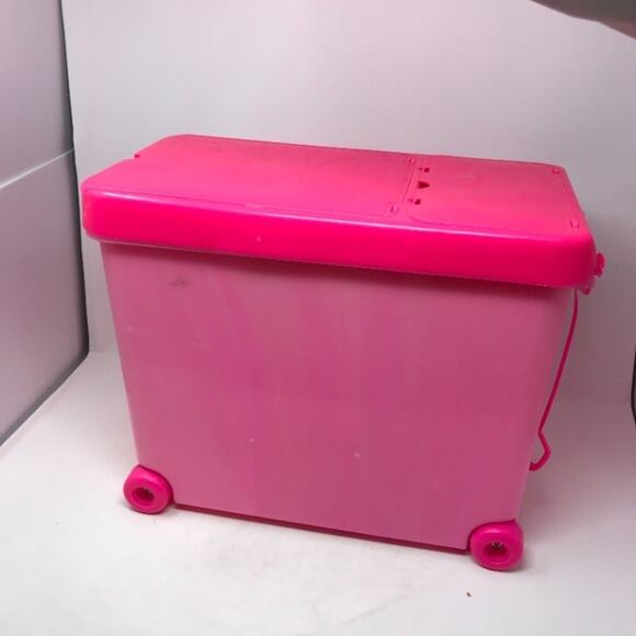 Barbies, Accessories & Wheeled Carrier - Picture 5 of 9